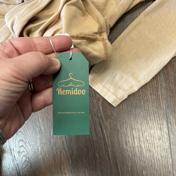 🆕 Remidoo off the shoulder shirt SZ XL - Picture 5 of 5